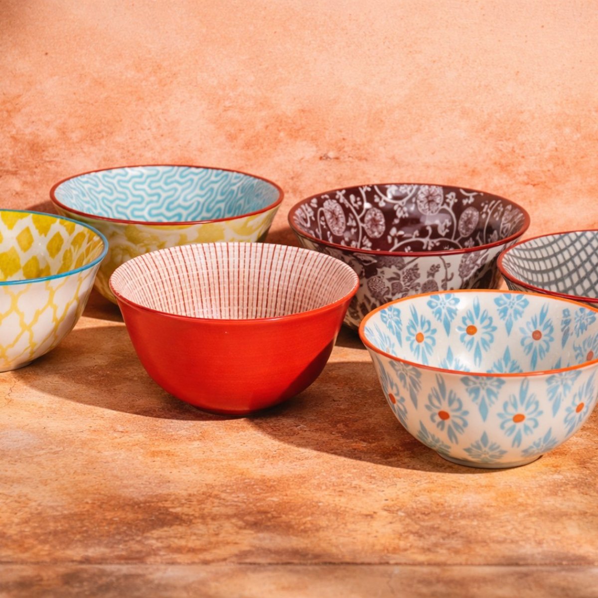 Service de 18 assiettes et bols design 1, SABAE multicolore, ARTIME