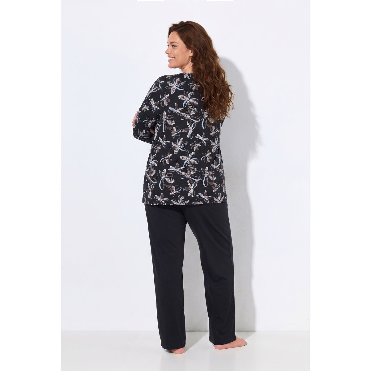 Pyjama motif floral, col Henley noir, ULLA POPKEN