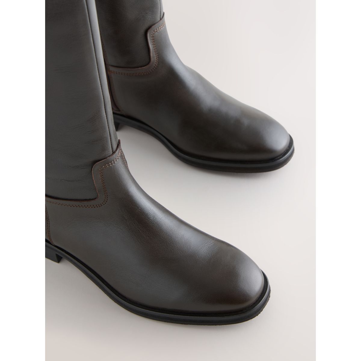 Bottes d'équitation plates forever comfort® cuir brun chocolat, NEXT