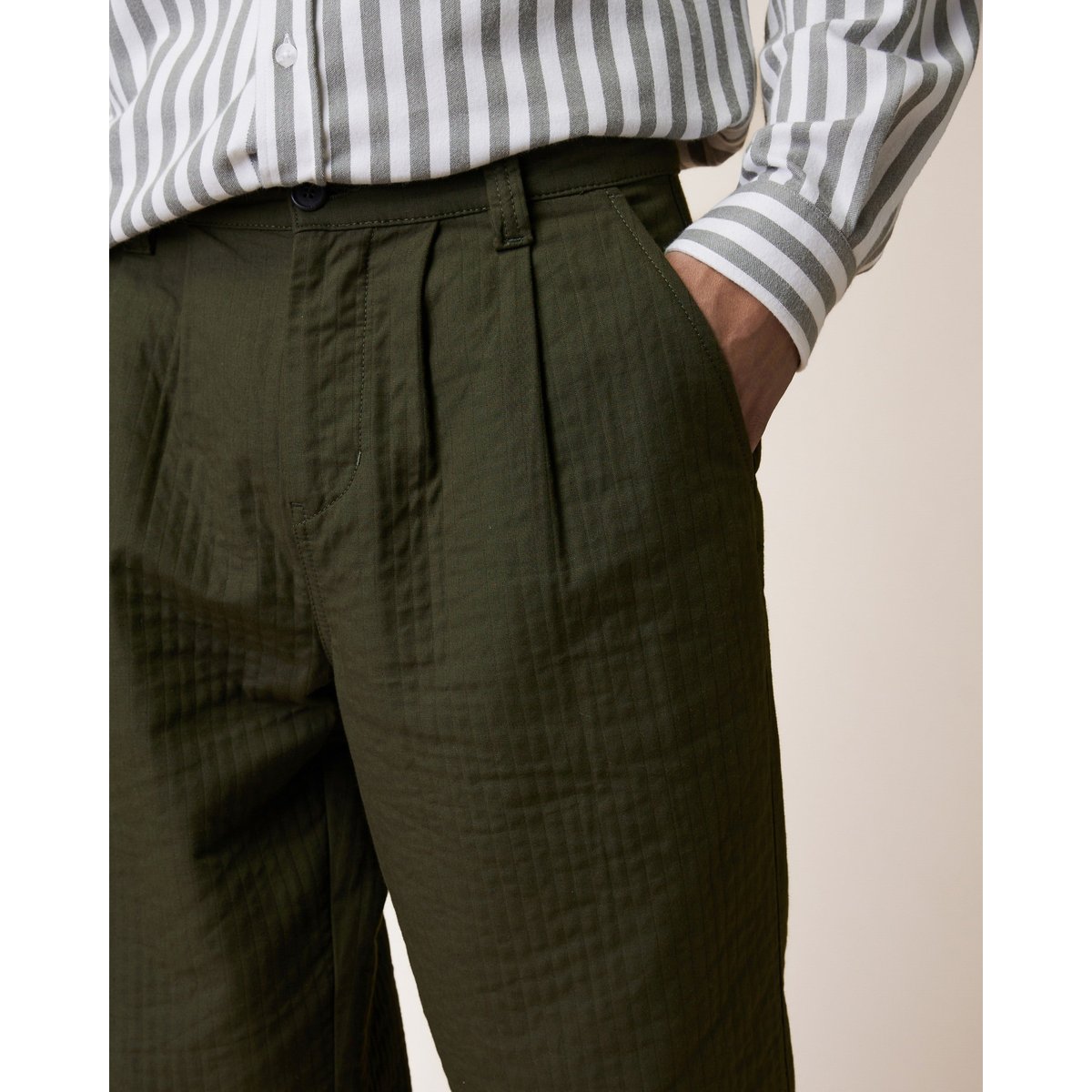 Chino en toile kaki, FAGUO