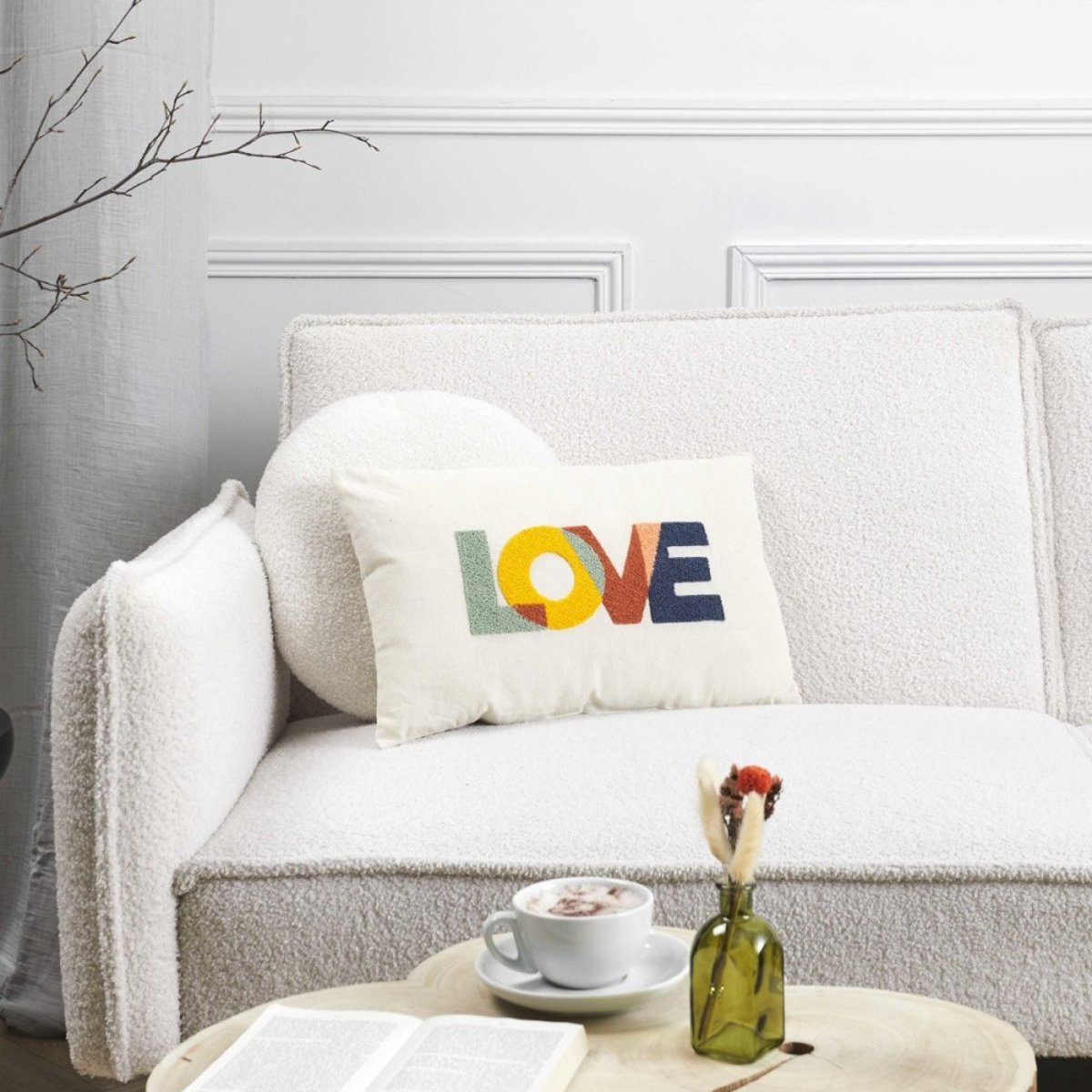 Coussin avec bouclette 30x50 LOVE multicolore, DECORATIE