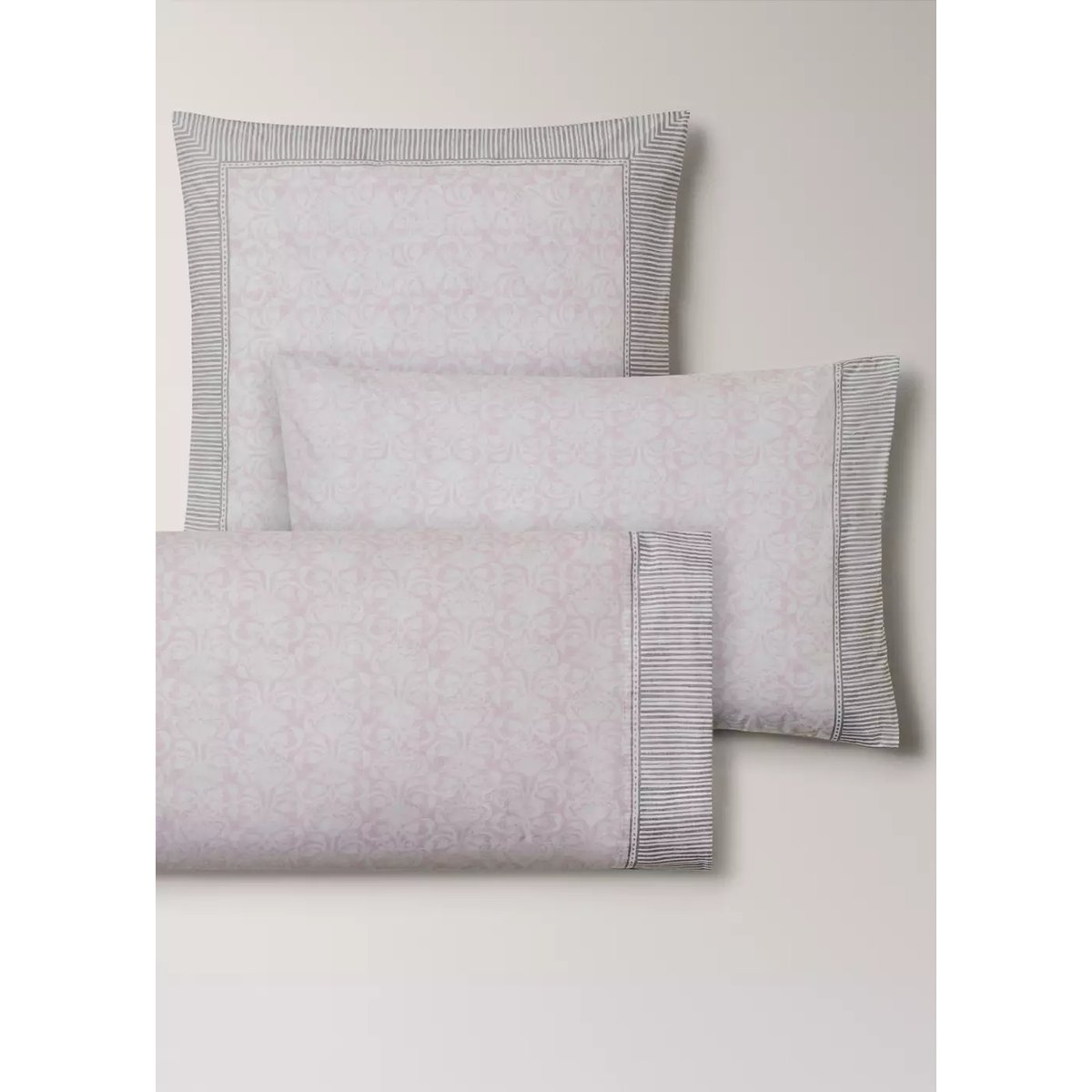 Taies d’oreiller percale de coton motif fleuri frise 60x60 cm rose pastel, MANGO HOME