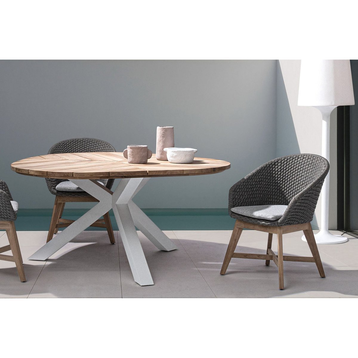 Table de jardin forme galet en teck et aluminium L160 - CAP FERRET blanc, HELLIN, DEPUIS 1862