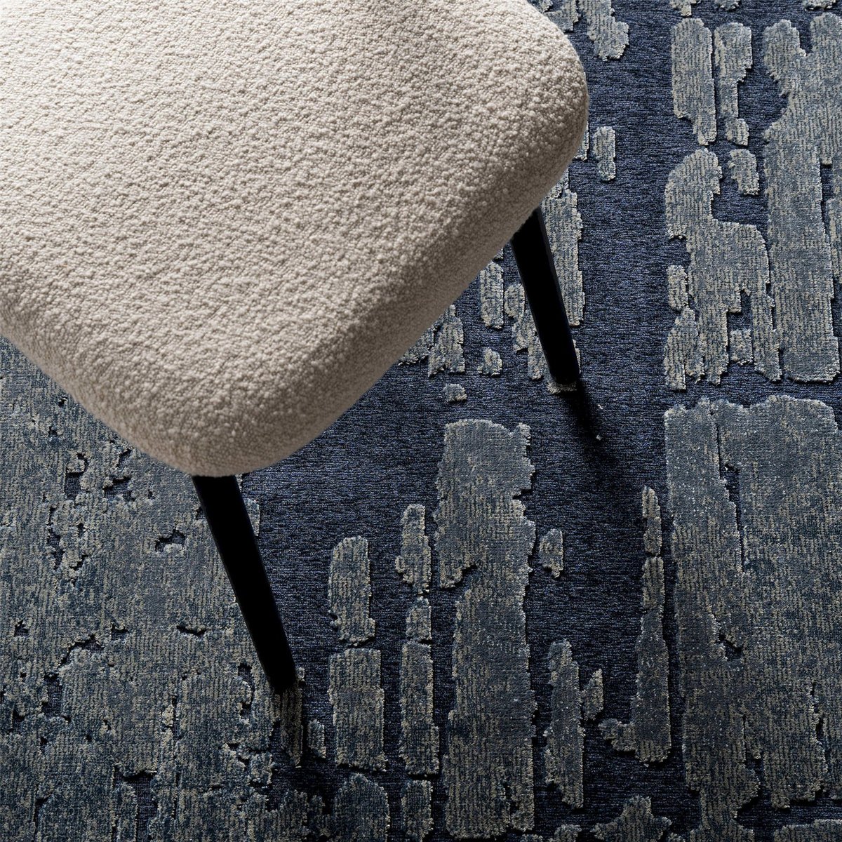 Tapis classique à finition artisanale bleu pétrole intense et raffiné, RECOLLECTION
