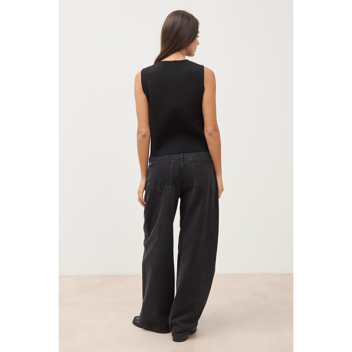 Gilet droit court sans manches col v noir, BONOBO