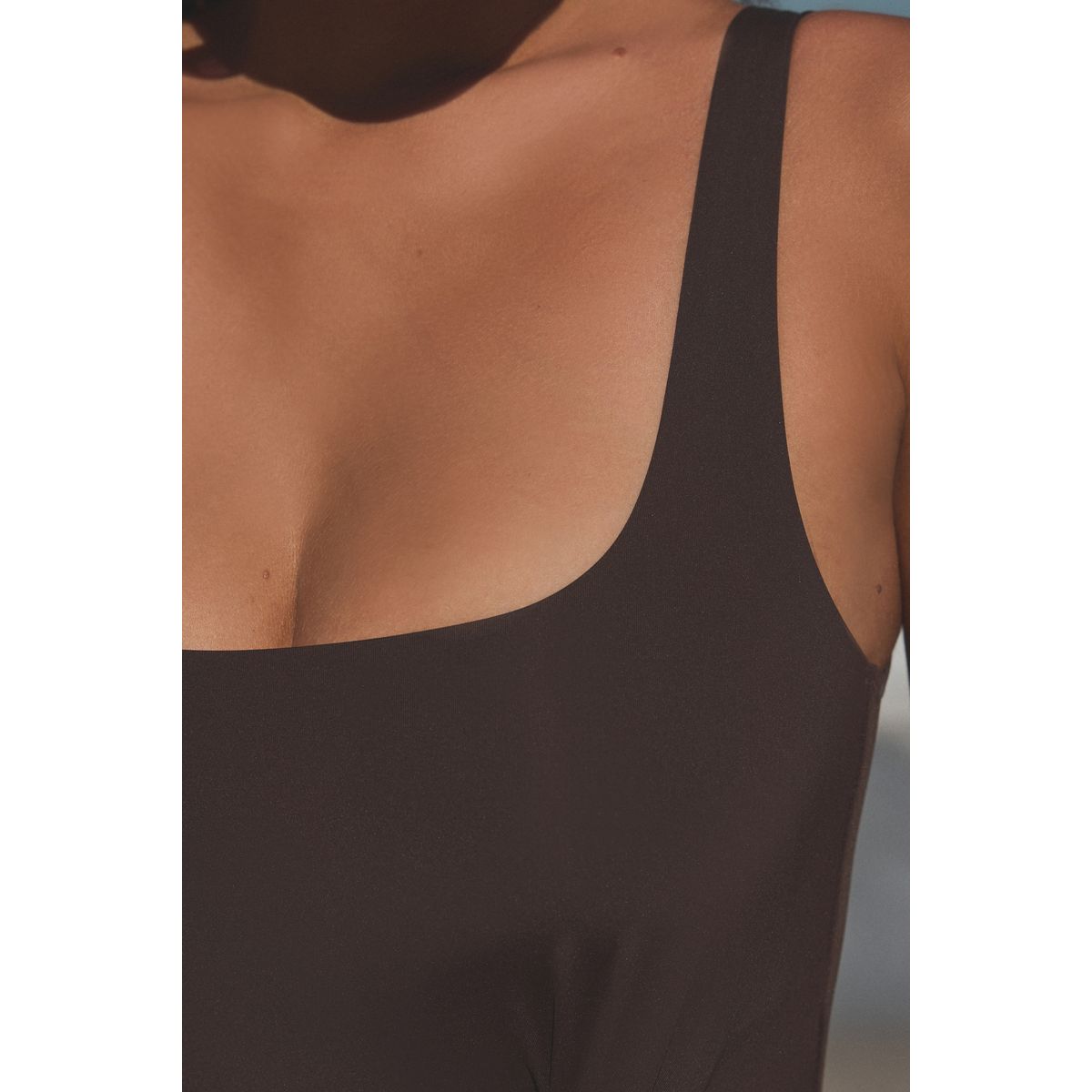 Maillot de bain gainant à encolure dégagée marron chocolat, NEXT