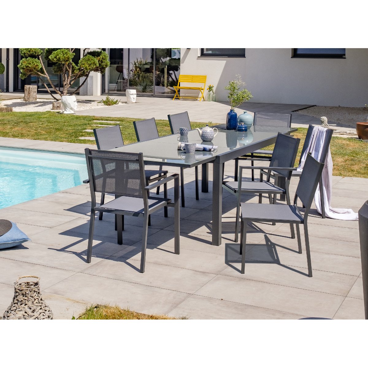 Ensemble repas 8 à 12 places en aluminium et plateau verre TOLEDE gris anthracite, DCB GARDEN