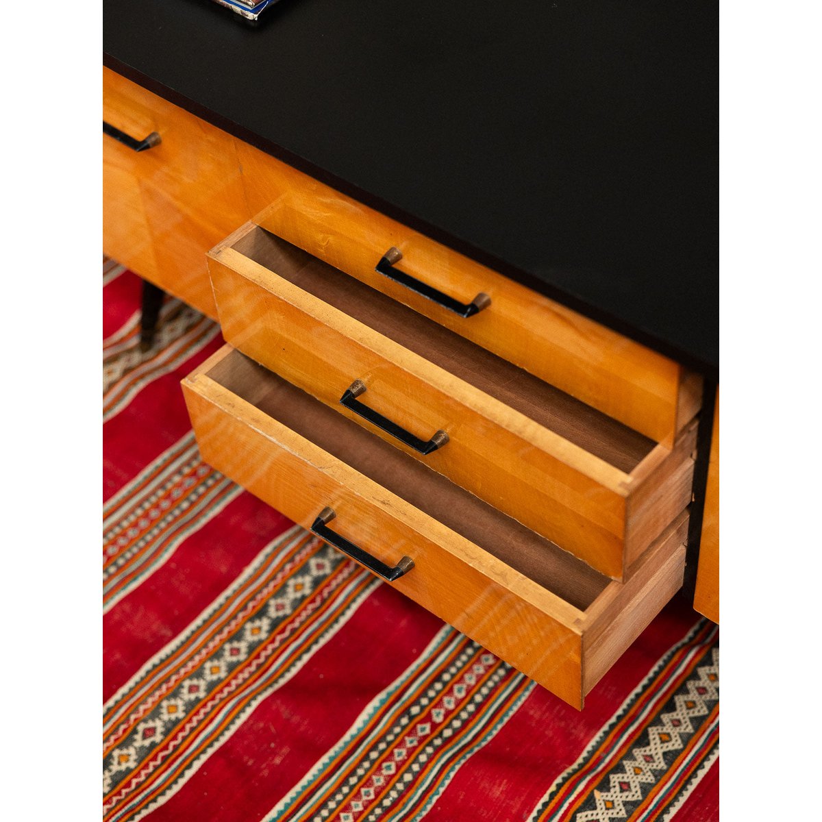 Enfilade bicolore Margaret N°525 - Bon état noir, DEBONGOUT