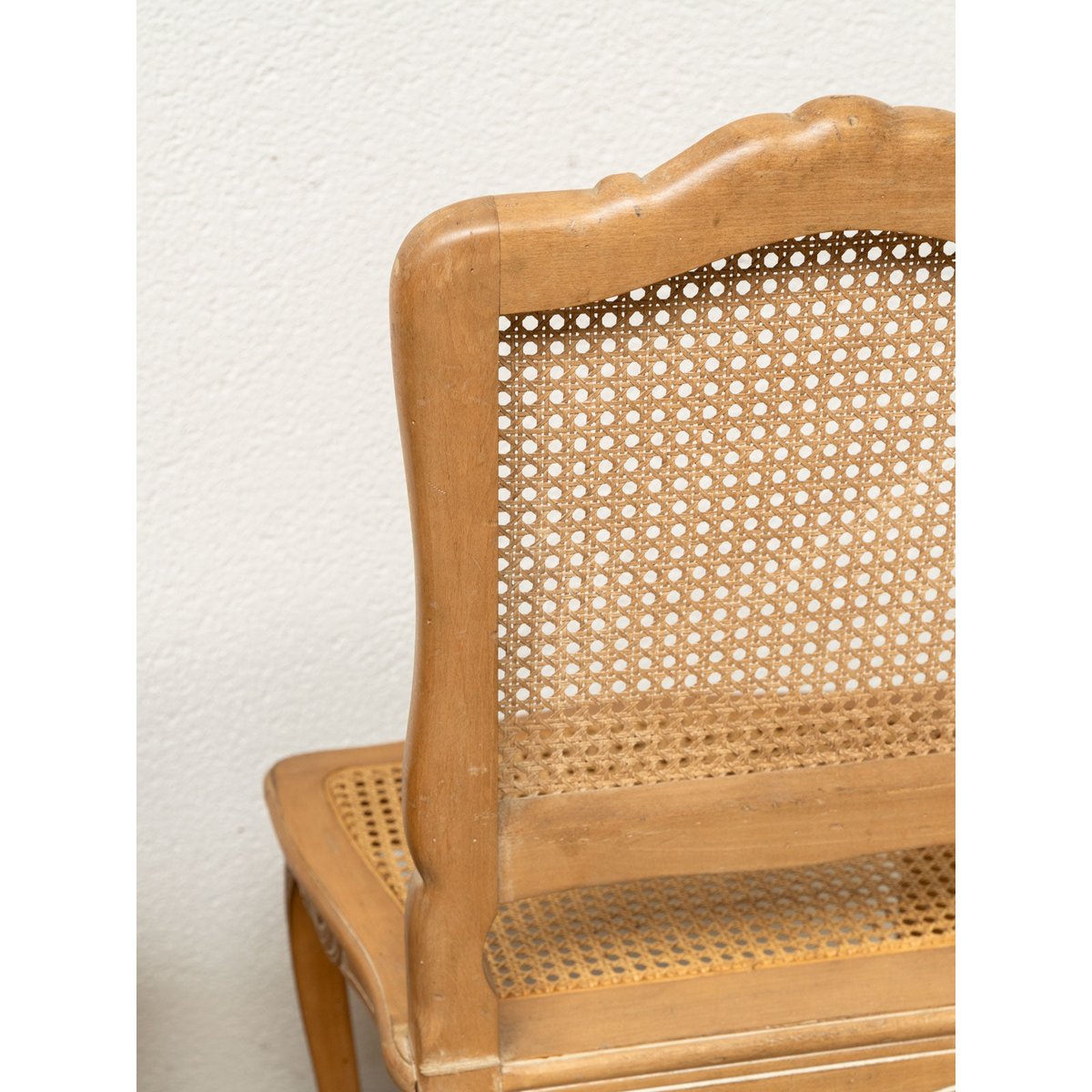 Lot de 4 chaises en bois et cannage Claude N°1420 - Bon état bois clair, DEBONGOUT