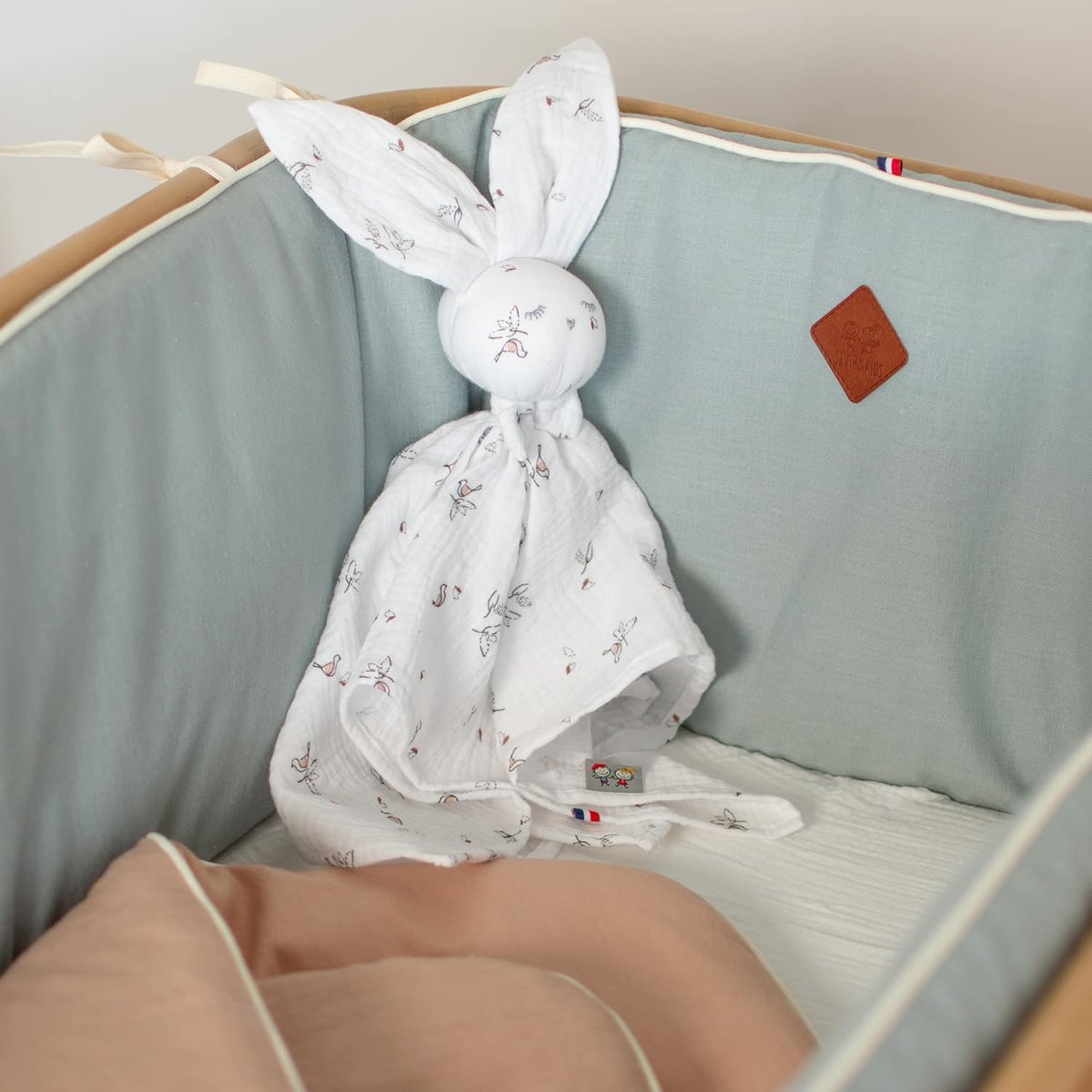 Doudou plat lapin en gaze de coton MELODY melody, blanc imprimé minimaliste, SEVIRA KIDS