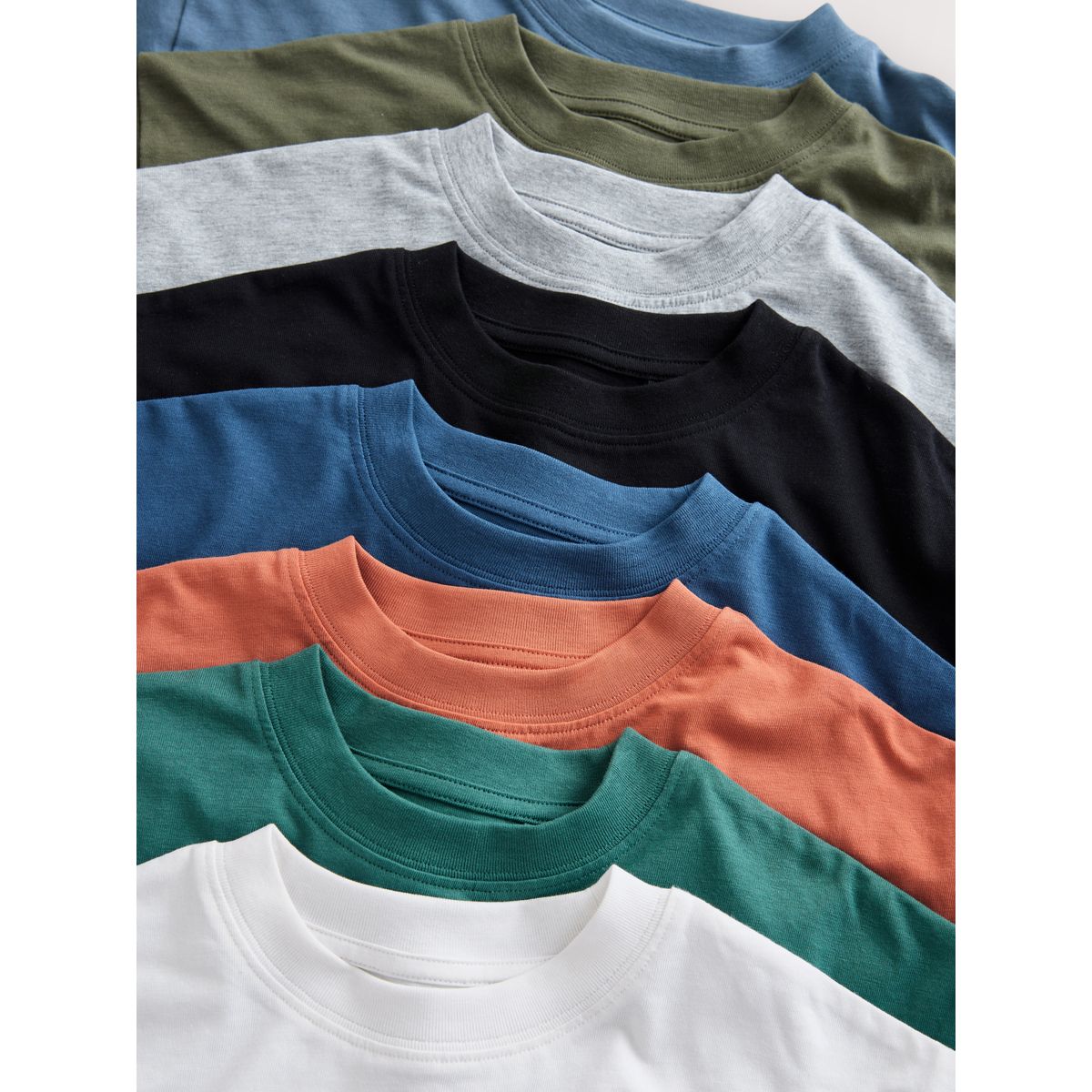 T-shirt à manches courtes, lot de 8 noir/vert/bleu/blanc/rouille/gris, NEXT