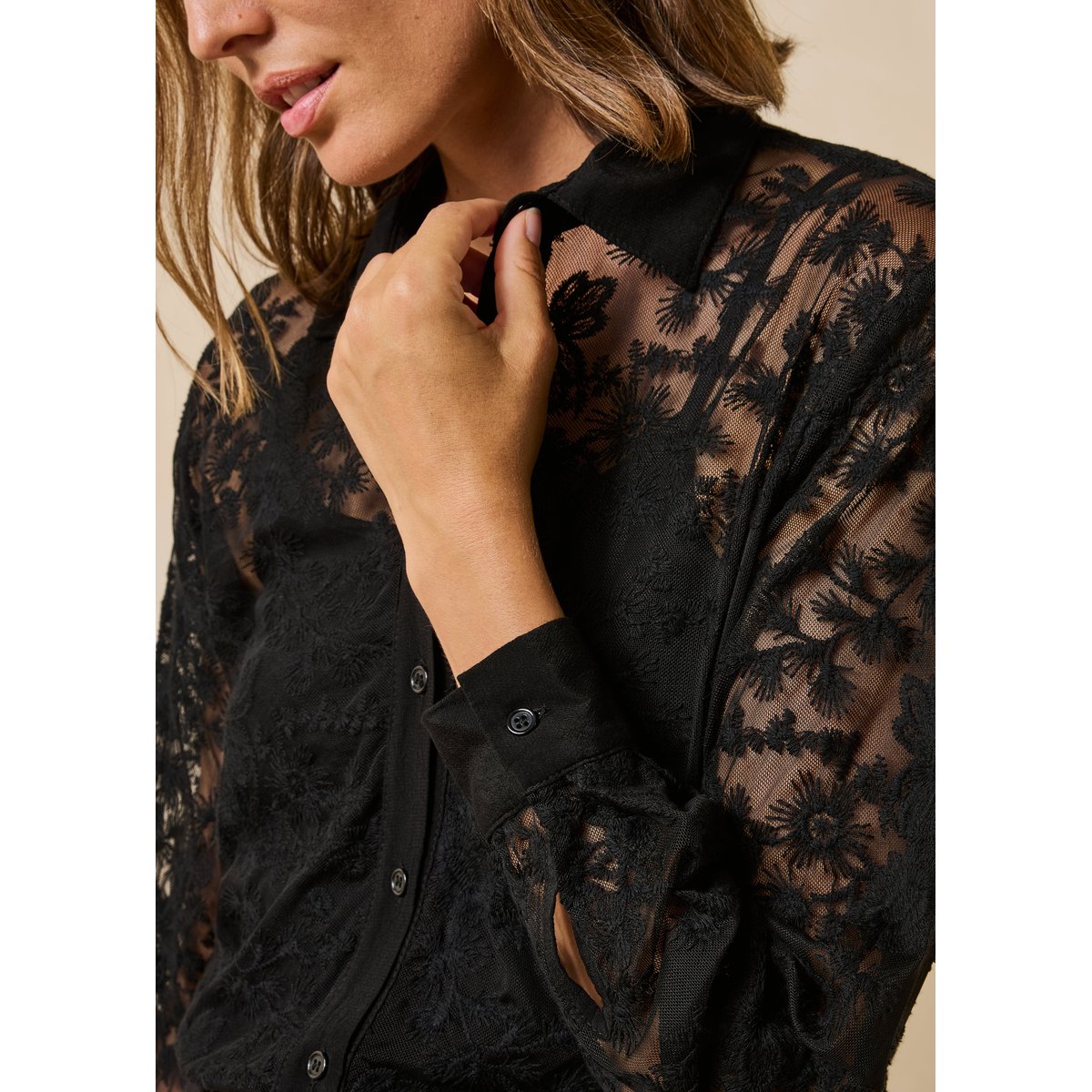 Chemise manches longues avec dentelle noir, LA FEE MARABOUTEE