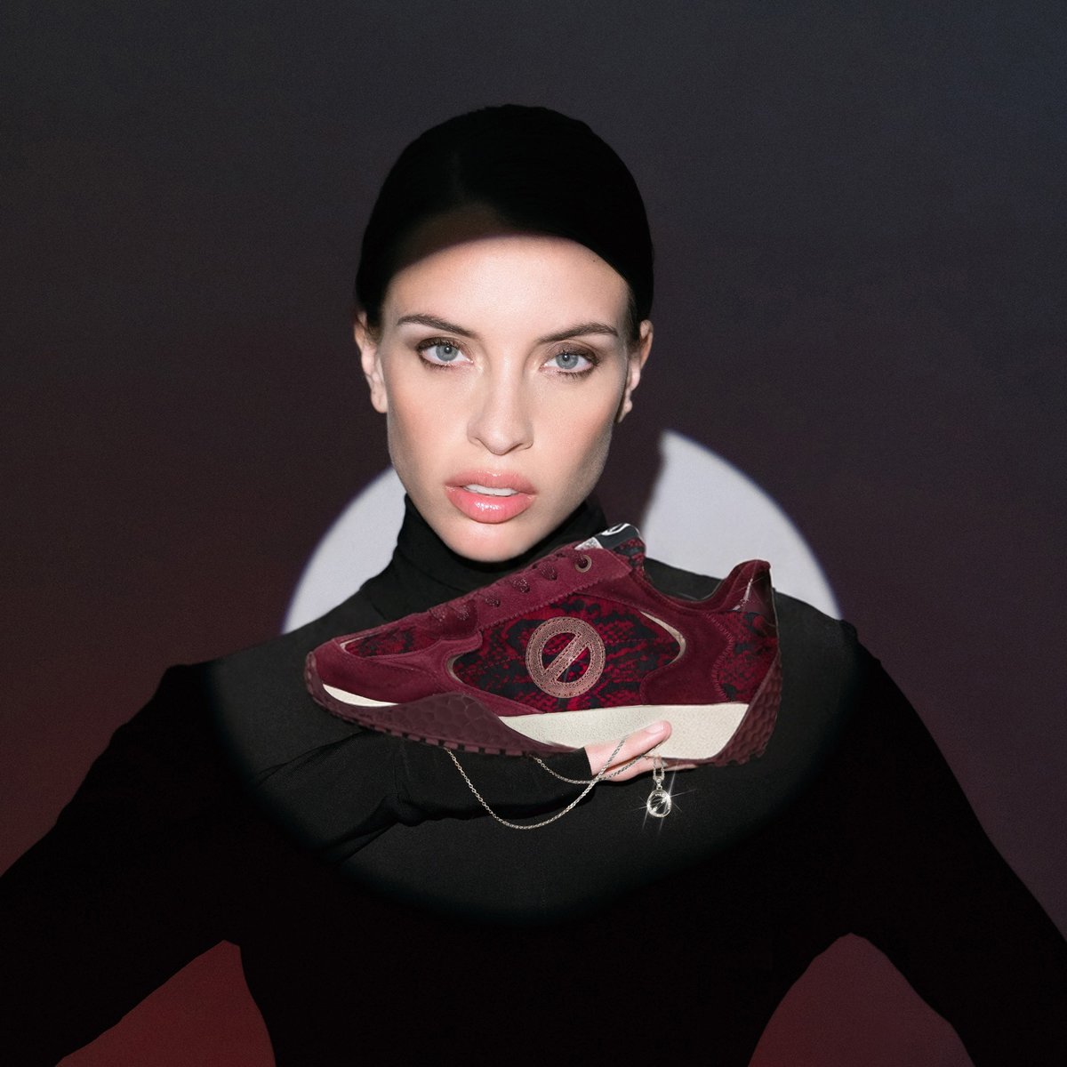 KATE SNEAKER W SNAKE KISS ROUGE - Collier orné de Cristaux Swarovski® inclus rouge, NO NAME