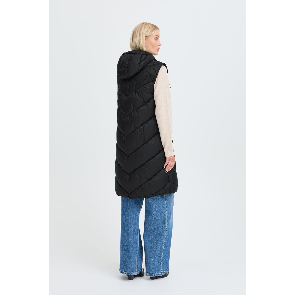 Manteau noir meteorite, B.YOUNG