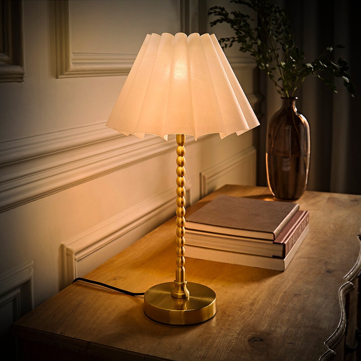 Max Bobble Table Lamp with Scallop Pleated Shade in Brushed Gold white, SO'HOME
