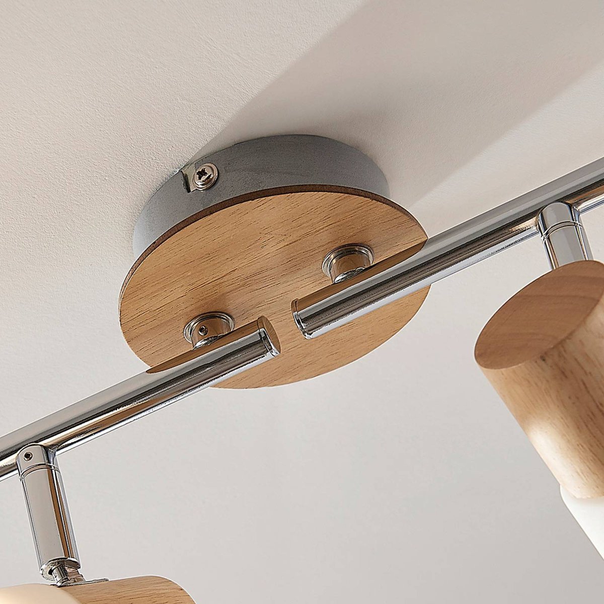 Spot en bois traditionnel, Christoph blanc, bois clair, LINDBY