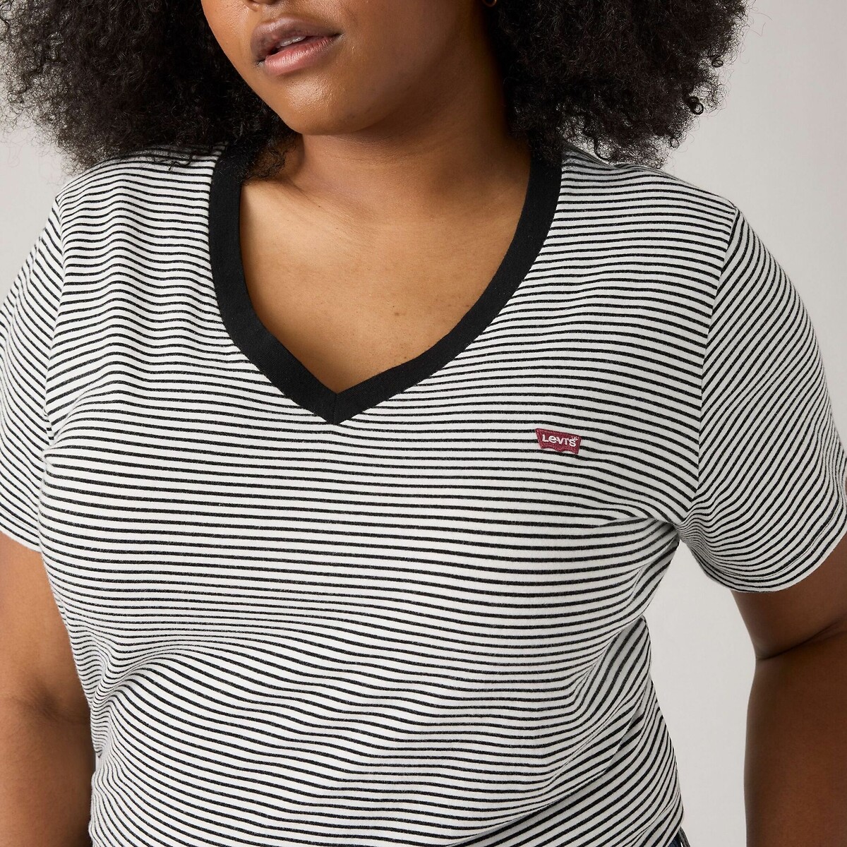 T-shirt rayé col V, à manches courtes rayé noir/blanc, LEVI’S PLUS