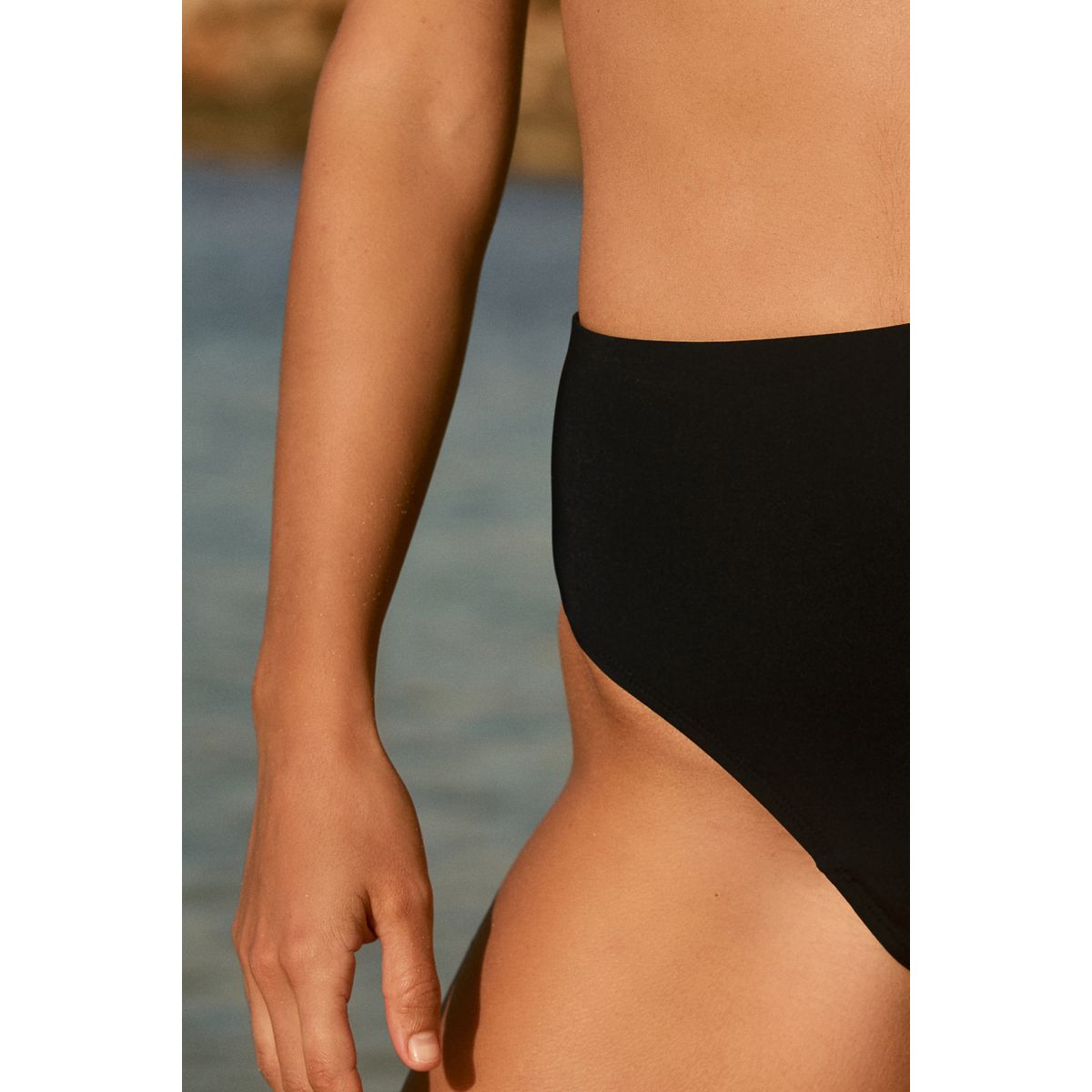 Bas de bikini menstruel taille mi-haute noir, NEXT