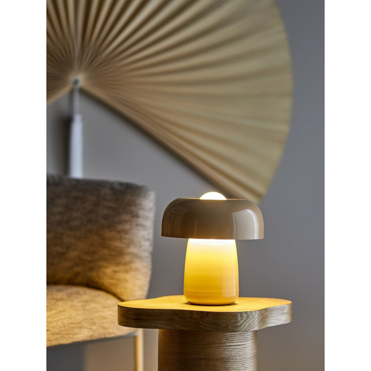 Petite lampe design vintage métal  YLVA pêche, BLOOMINGVILLE