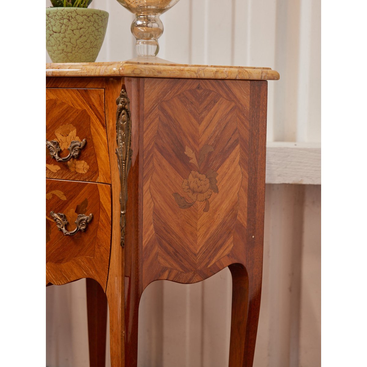 Paire de chevets en bois Odile N°1461 - Bon état bois clair, DEBONGOUT