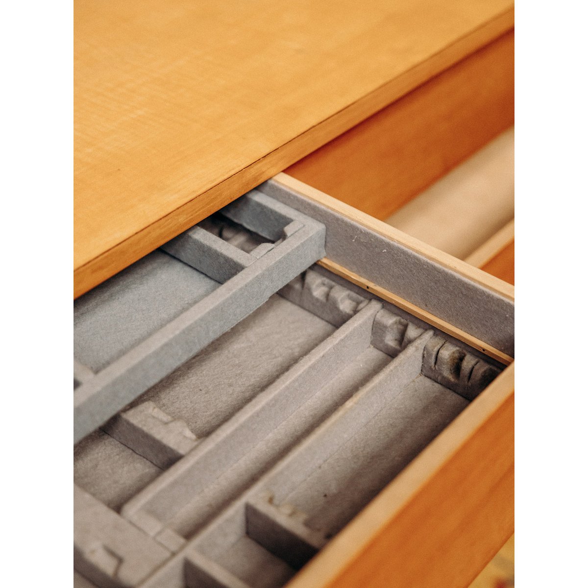 Meuble de rangement en bois Gustave N°136 - Bon état bois, DEBONGOUT