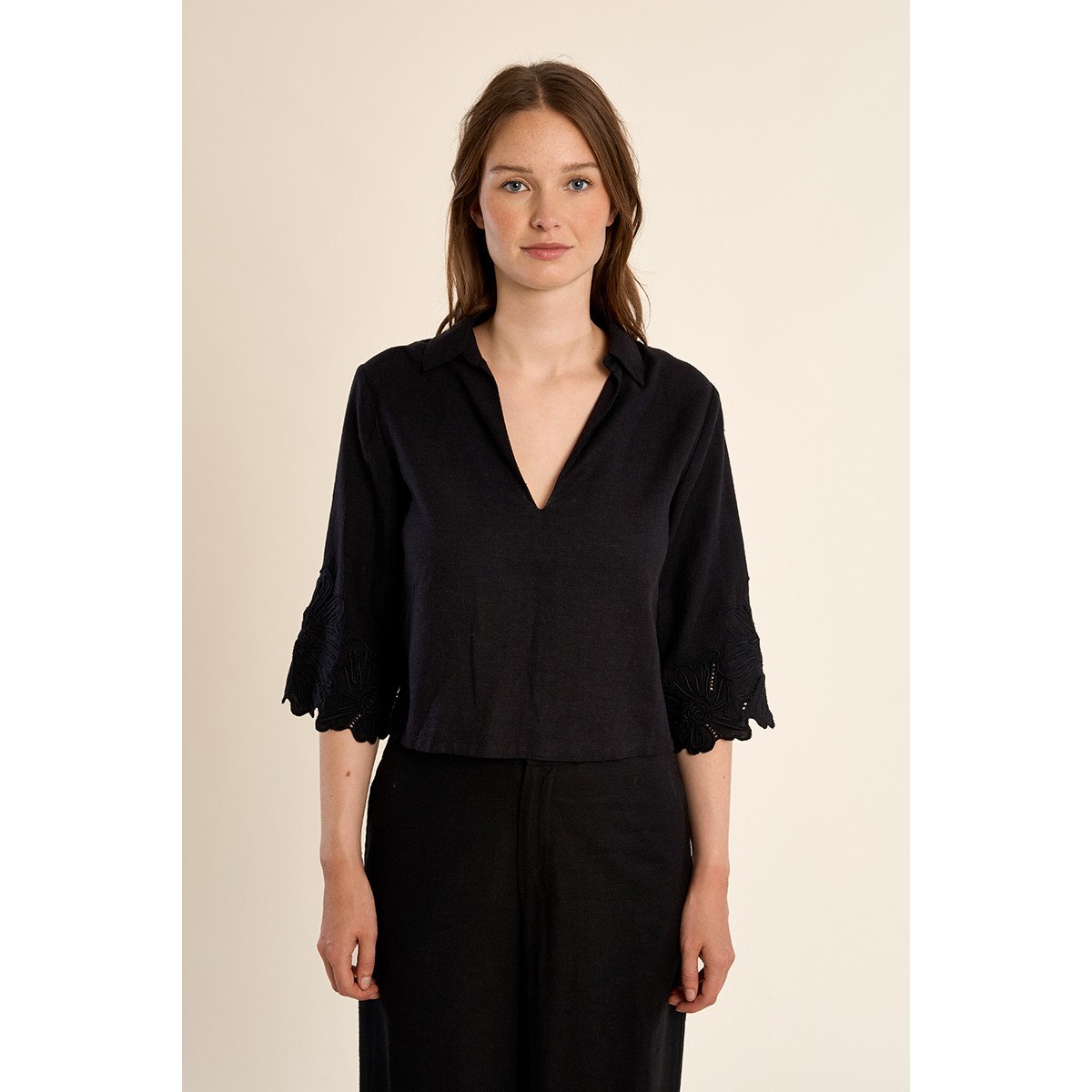 Chemisier crop, en coton noir, MOLLY BRACKEN