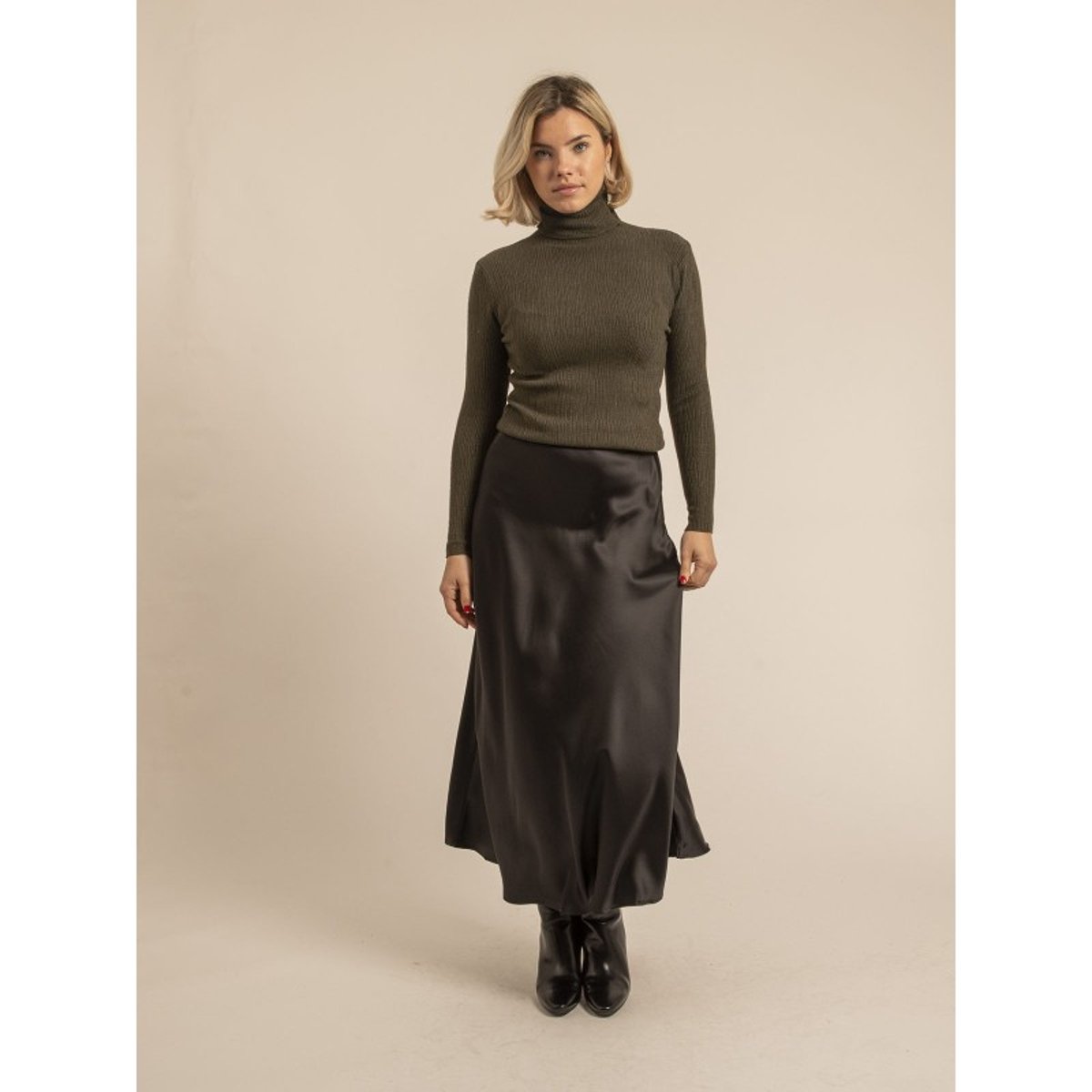 Jupe Longue En Satin Xabatia noir, DONA LISA