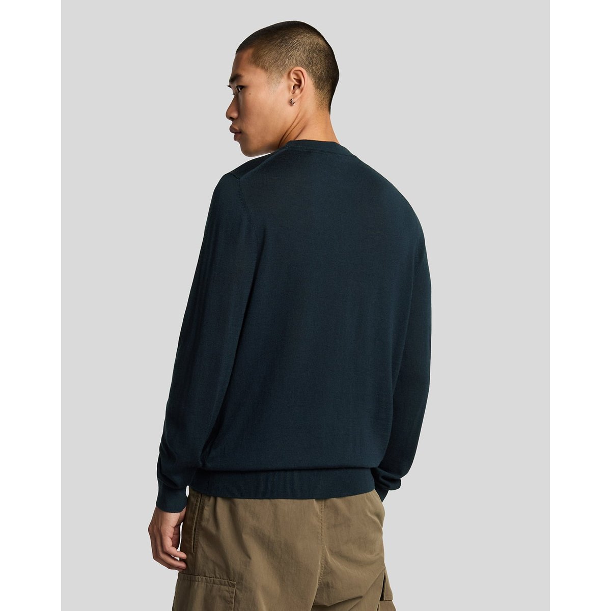 Pull en laine mérinos col rond bleu foncé marine, LYLE & SCOTT
