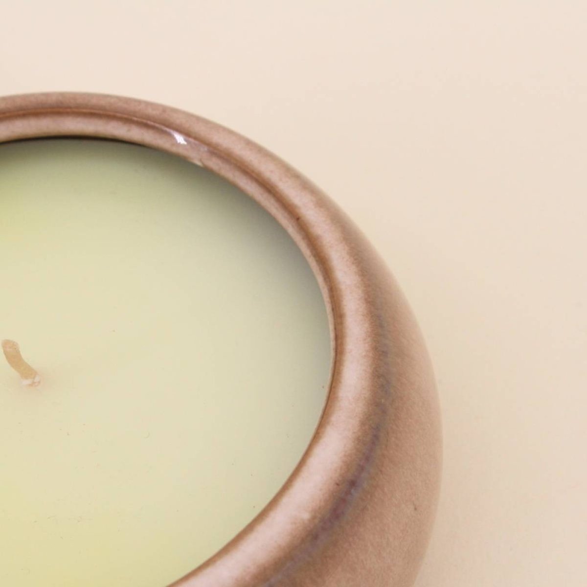 Bougie parfumée ronde en céramique 160g beige, ORNAMI