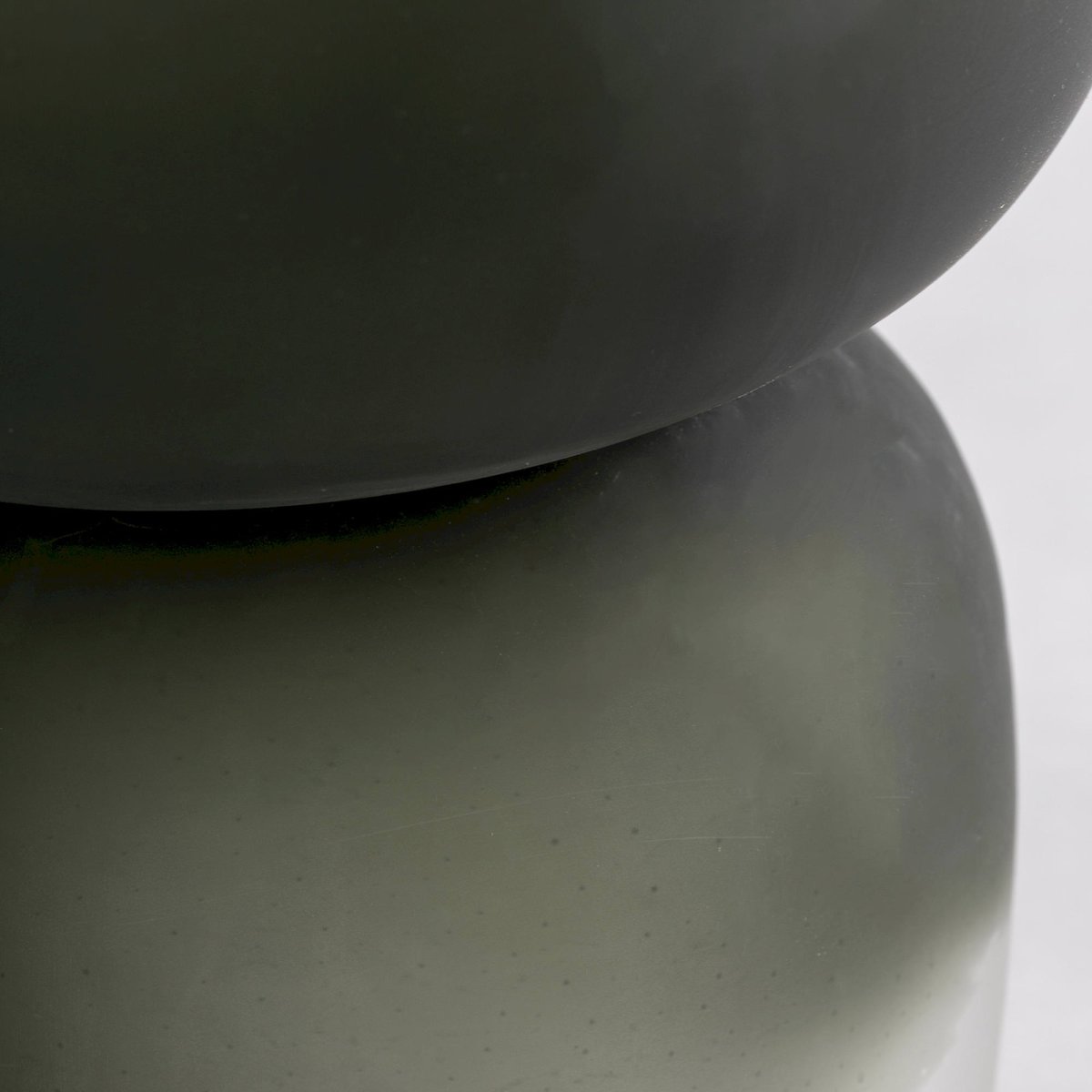 Vase contemporain en verre soufflé blanc et vert, RECOLLECTION