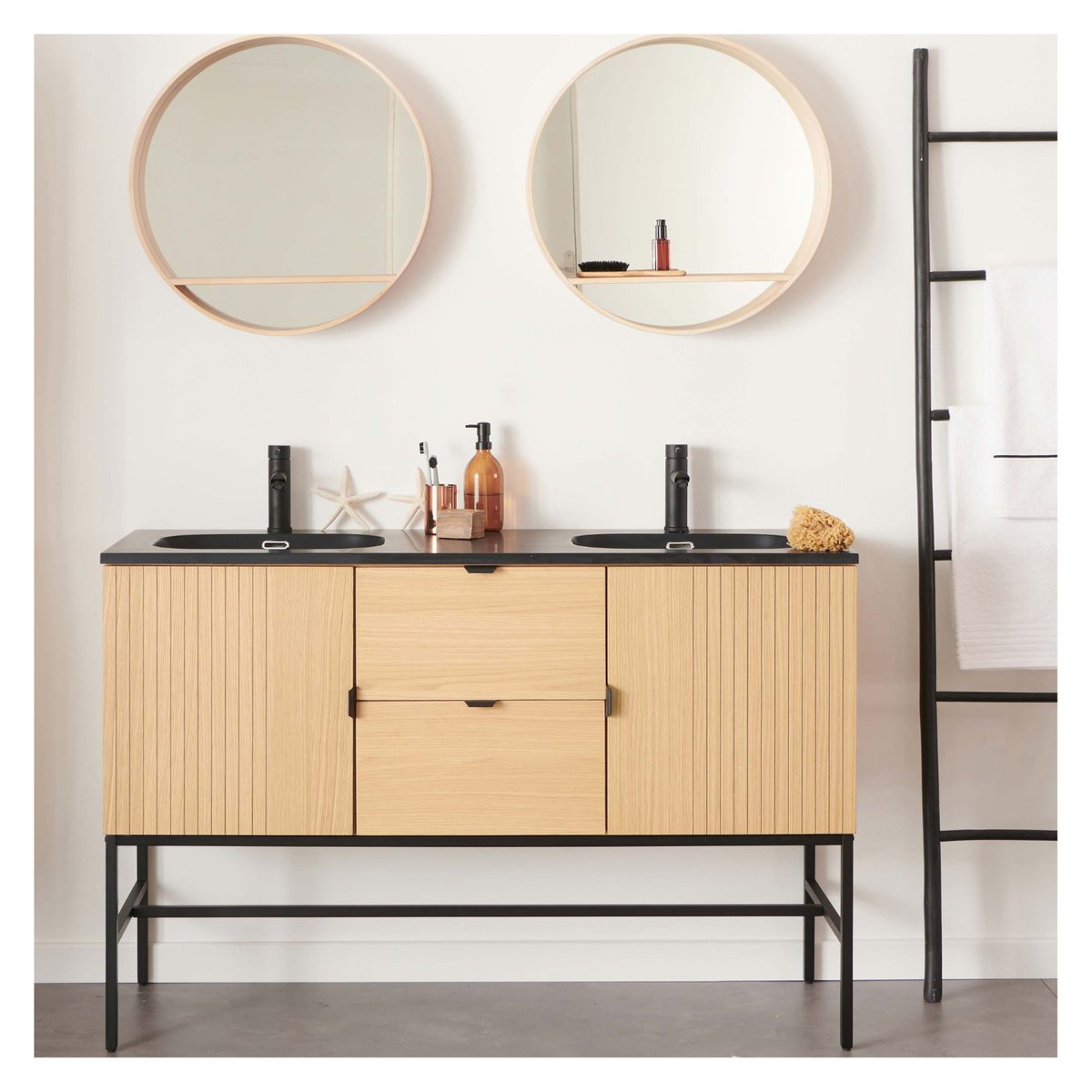 Meuble double vasque 140cm chêne, robinets noirs et miroirs ronds STUDIO couleur unique, MOB IN