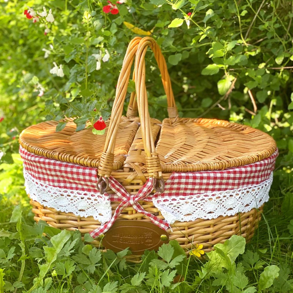 Panier en osier tissu dentelle vichy rouge couleur unique, LES JARDINS DE LA COMTESSE
