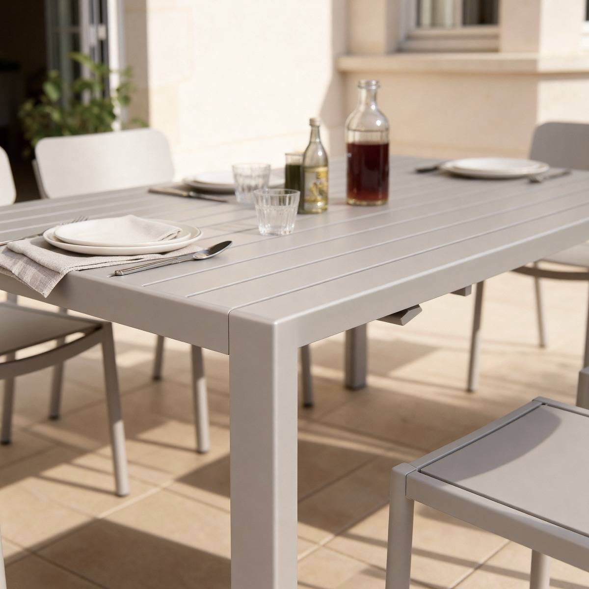 Table de jardin en aluminium KAÏA marron, MADE IN MEUBLES