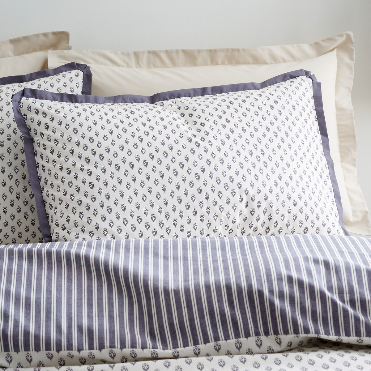 Amelie 200 Thread Count Cotton Reversible Duvet Cover And Pillowcase Set blue, BIANCA FINE LINENS
