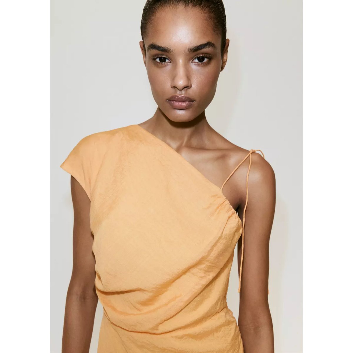 Robe asymétrique détail nœud orange, MANGO