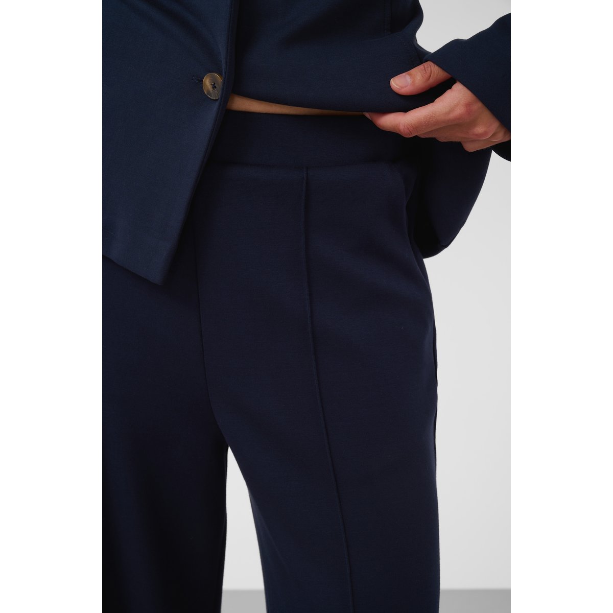 Pantalon Tricoté bleu night sky, SOAKED IN LUXURY