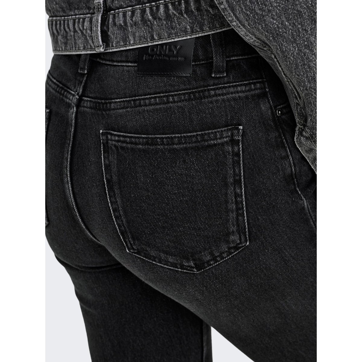 Jean Coupe Droite black denim, ONLY