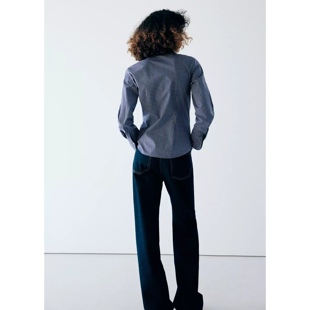 Chemise cintrée à carreaux bleu marine, MANGO