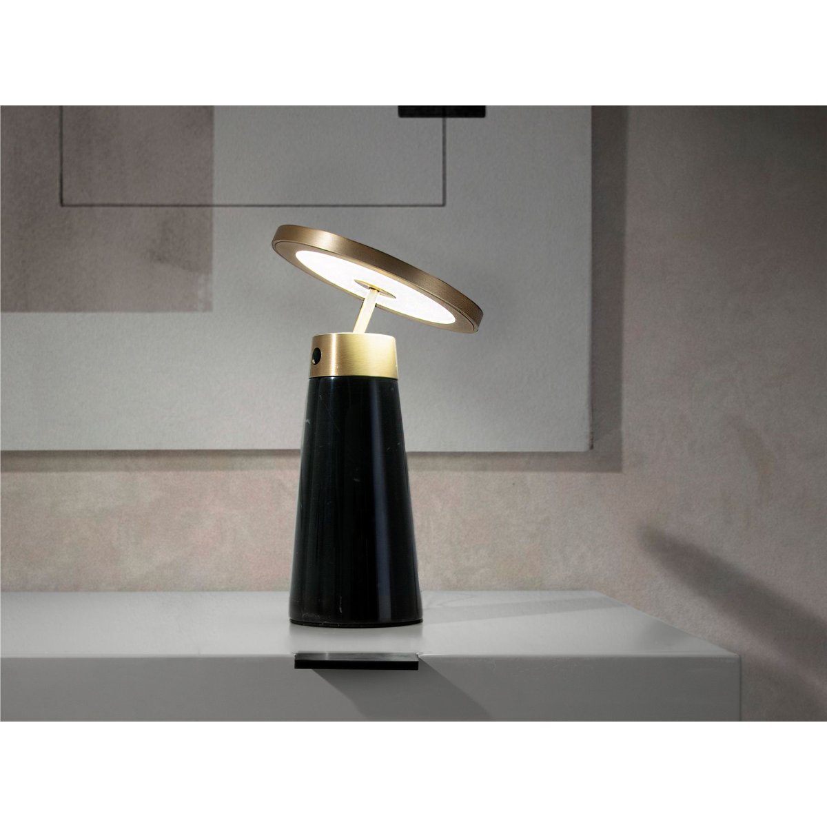 Lampe de bureau en marbre et acier noir | or, ANGEL CERDA