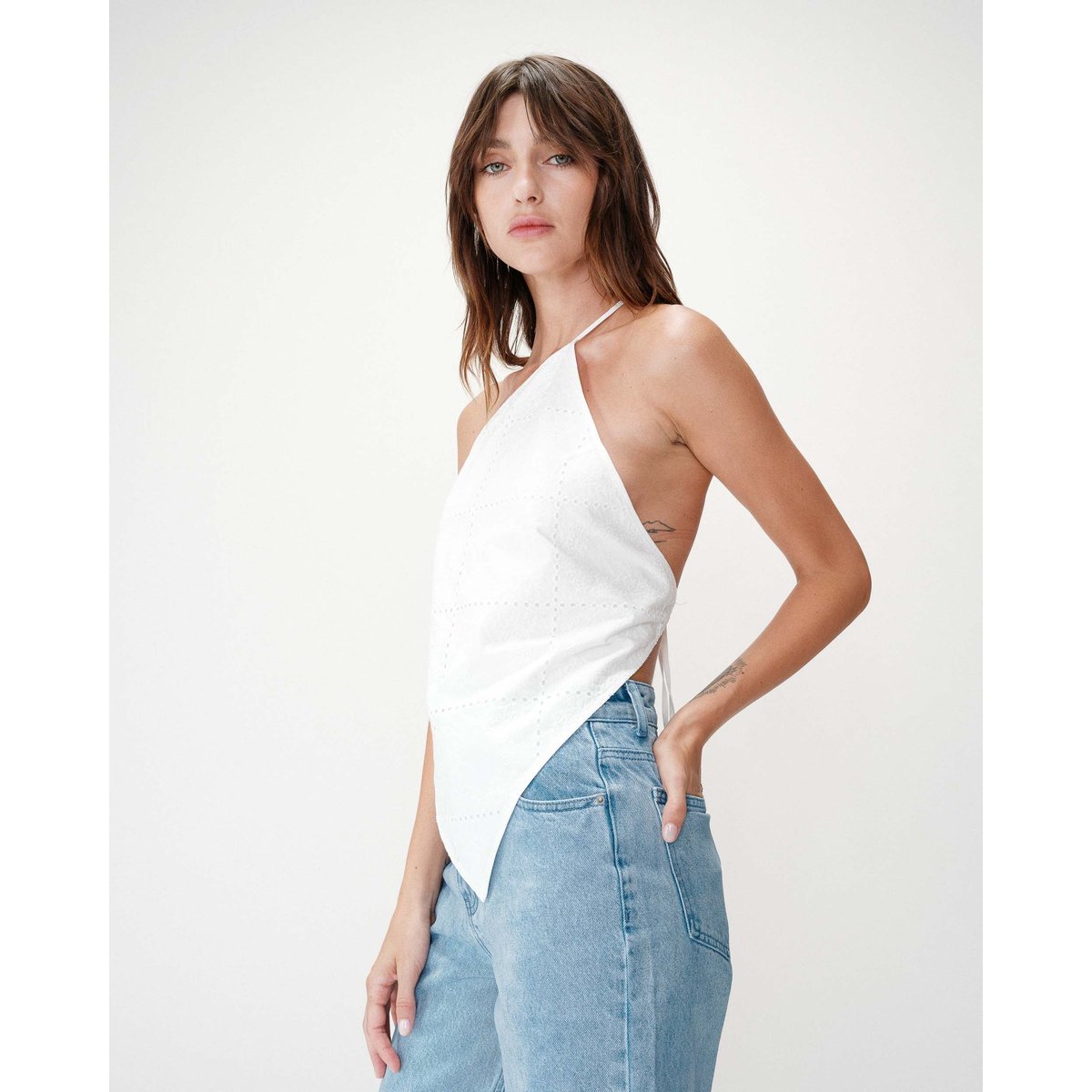 Top en coton brodé asymétrique dos nu white Waiting white, GRACE & MILA