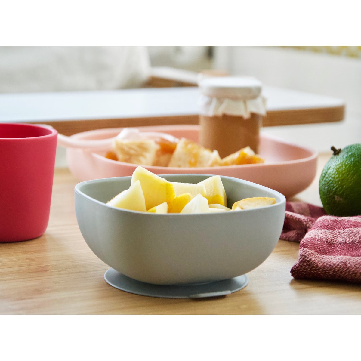 Bol ventouse pour bébé en silicone gris, BEABA