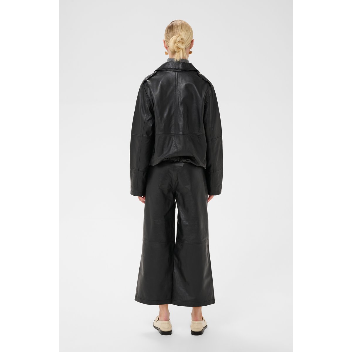 Veste en cuir noir, CULTURE