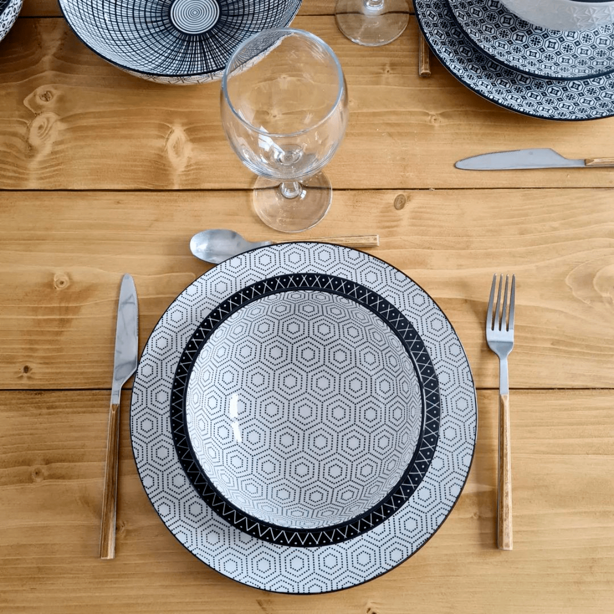Lot de 6 assiettes creuses, KOMAE noir, ARTIME