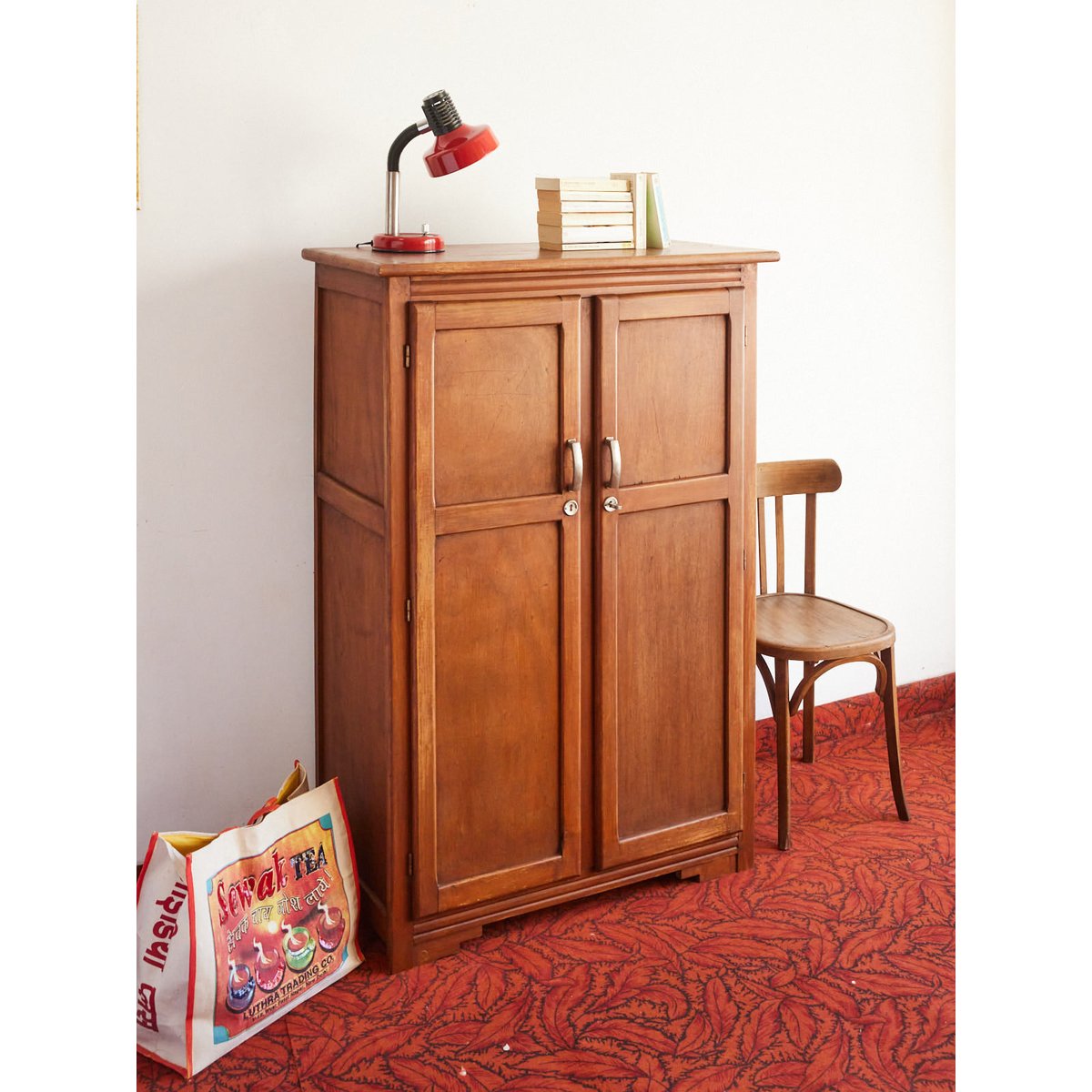 Armoire en bois Blandine N°466 - Bon état bois foncé, DEBONGOUT