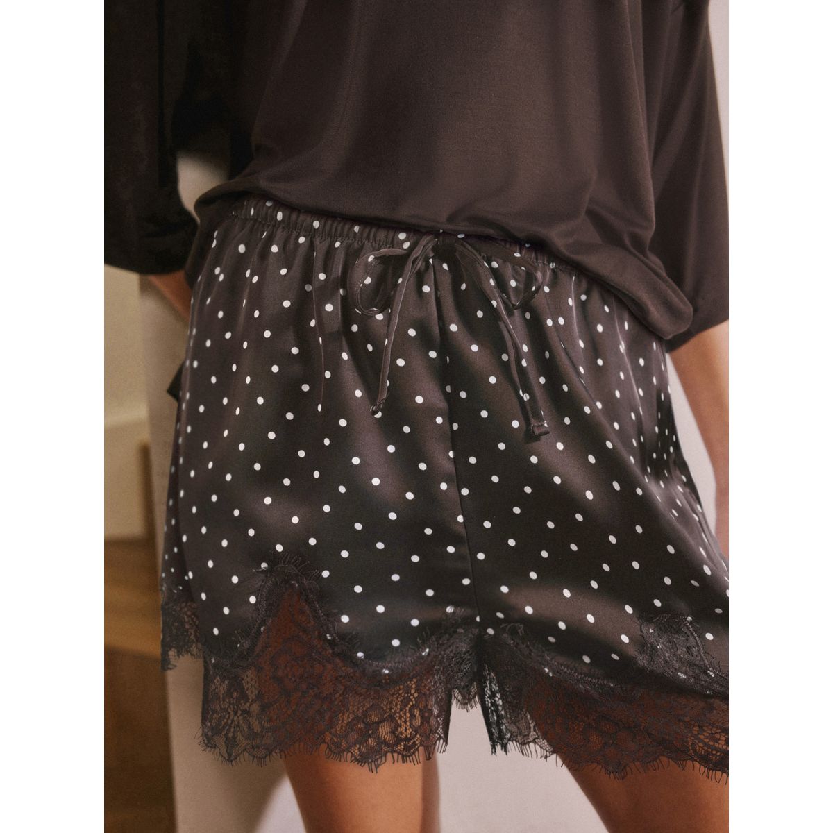 Ensemble pyjama short à détails dentelle tache brun chocolat, NEXT