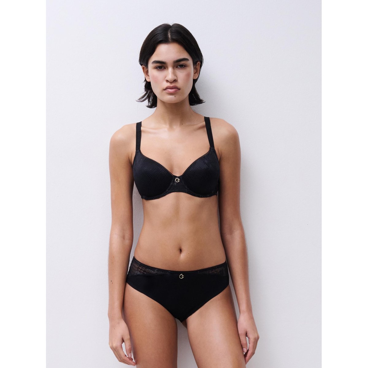 Soutien-gorge emboîtant mémoire de forme INTRIGUE noir, CHANTELLE