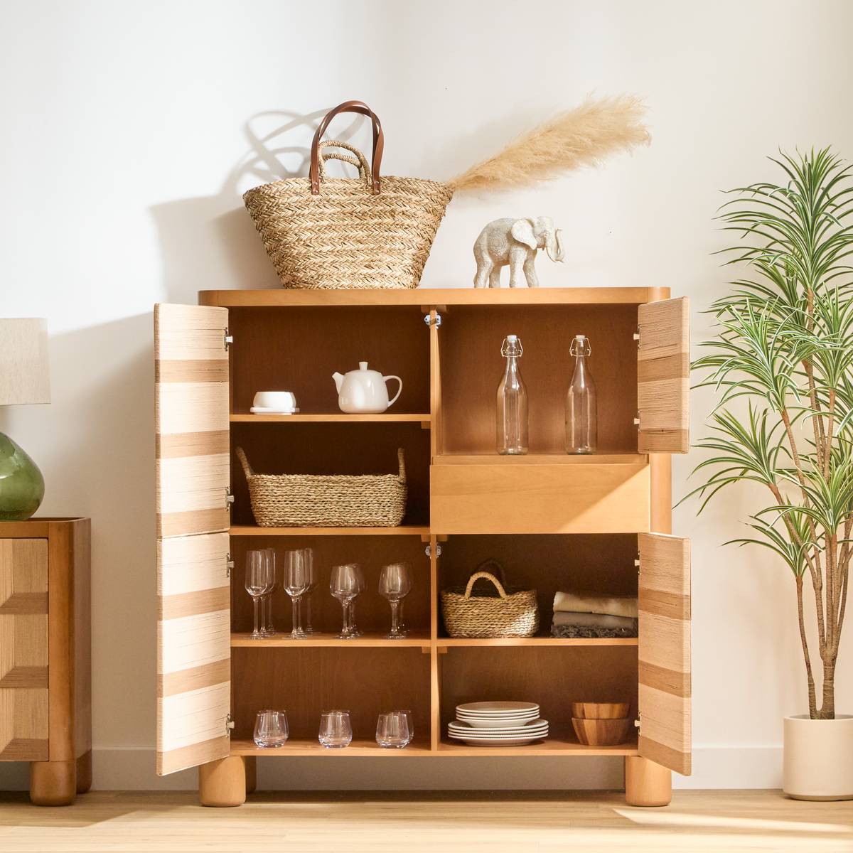 Buffet haut rectangulaire avec portes et tiroir en manguier NETSI sable, ATMOSPHERA
