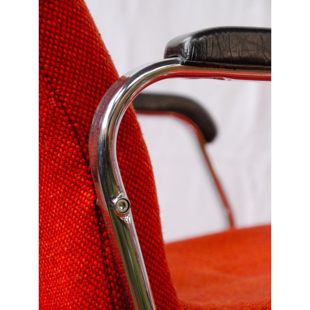 Fauteuil en tissu et skaï Jakob N°1435 - Bon état noir, DEBONGOUT