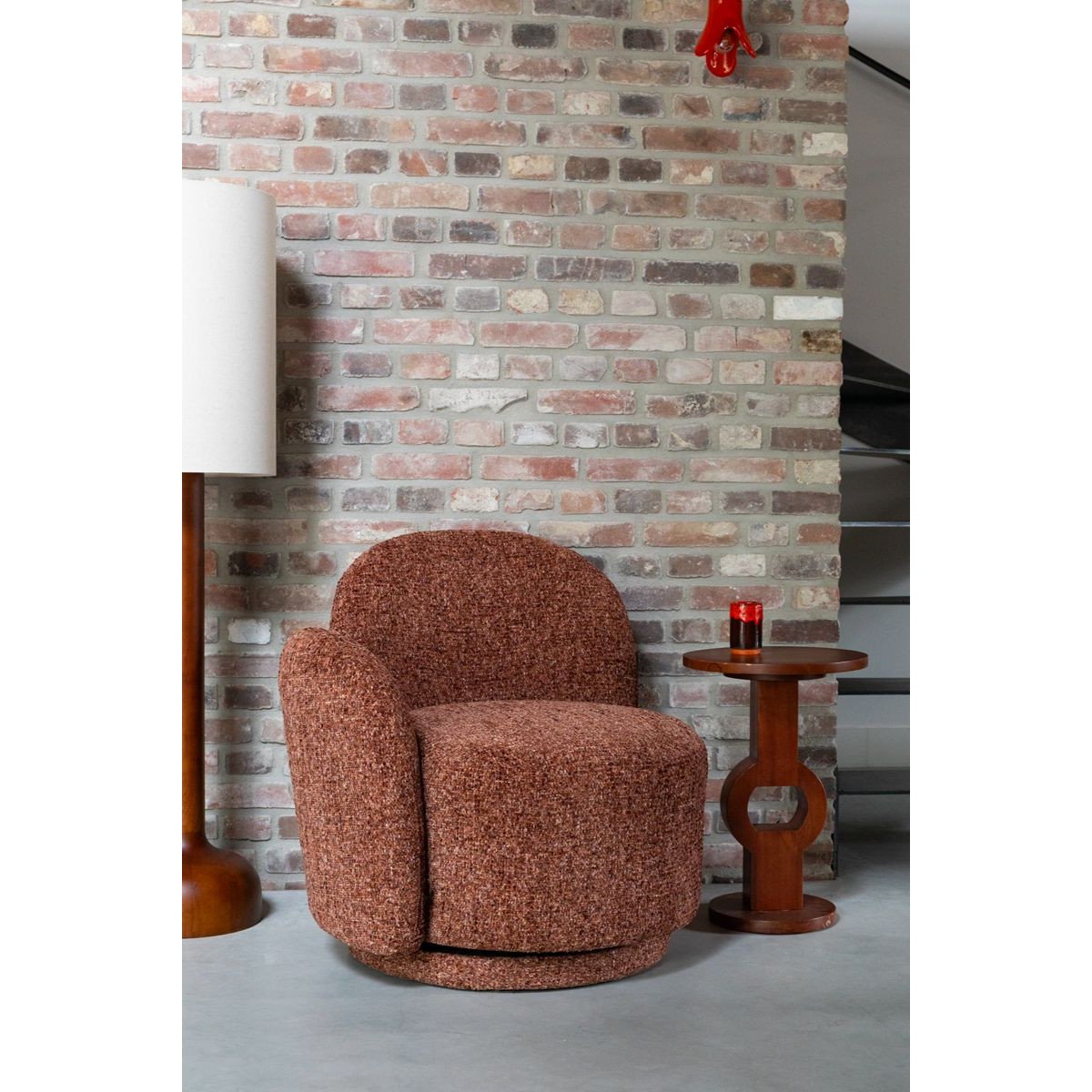Fauteuil design pivotant en tissu, ROSE rouge, DUTCHBONE