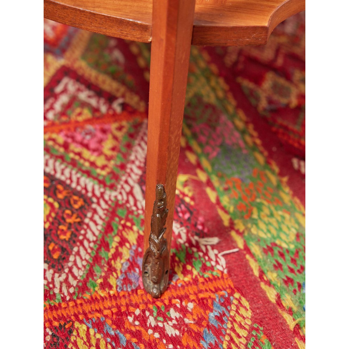 Table d'appoint en marqueterie Francine N°1097 - Bon état bois clair, DEBONGOUT